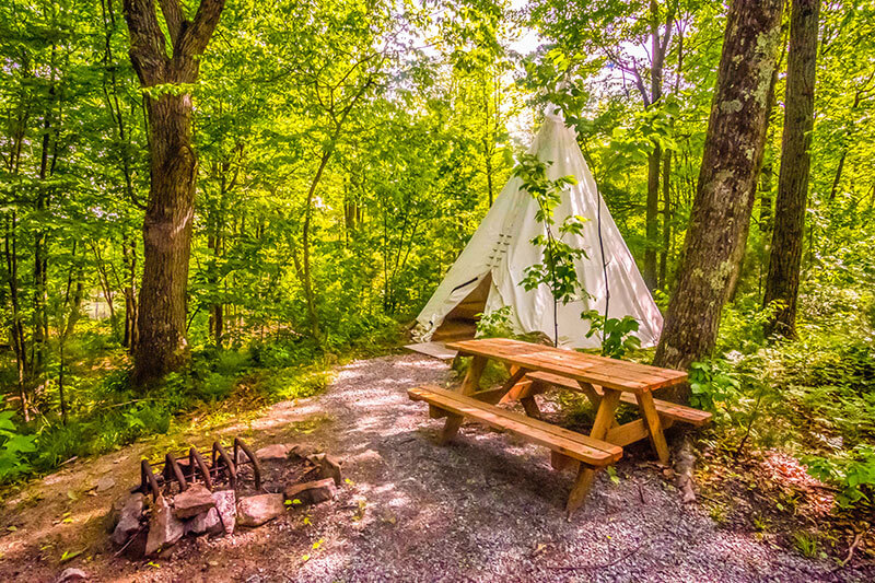 Tipi au Parc Omega