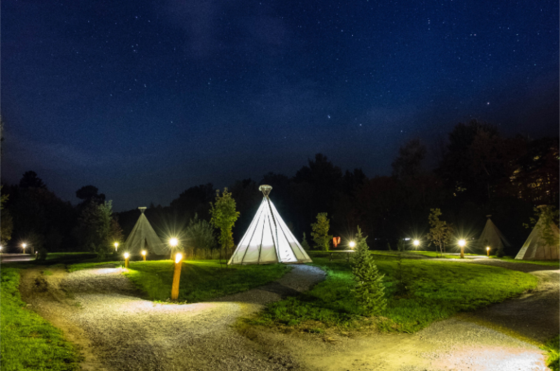 Tipi au Parc Omega